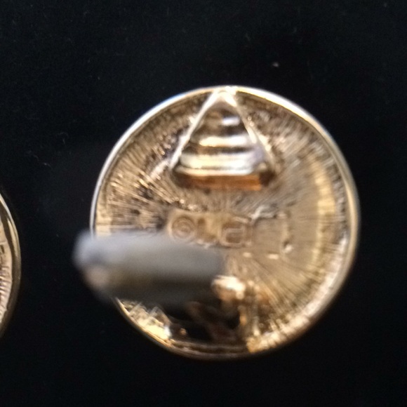 Vintage LC gold tone Clips - Picture 3 of 3